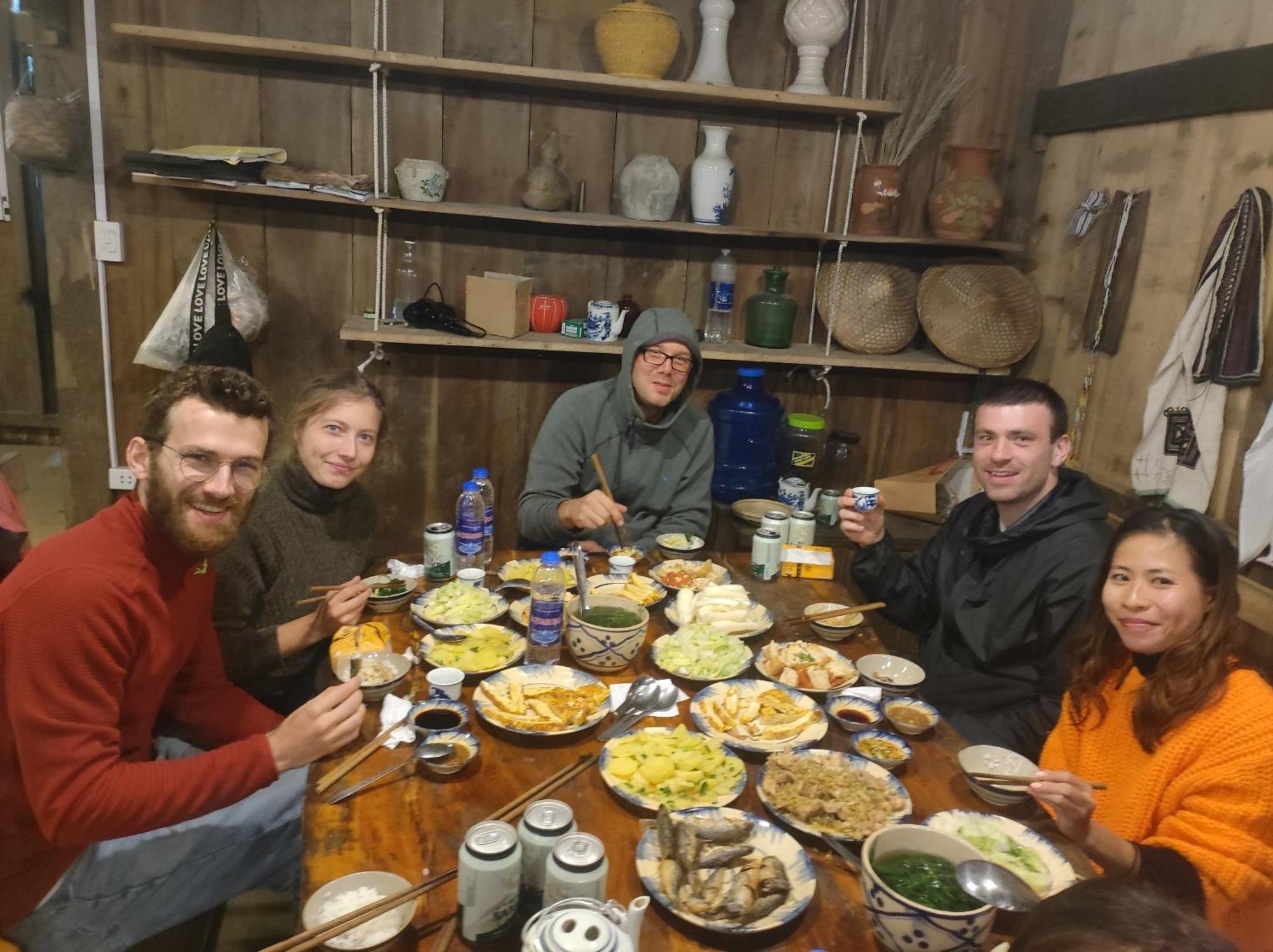 Lung Muoi Homestay Na Giao Екстериор снимка