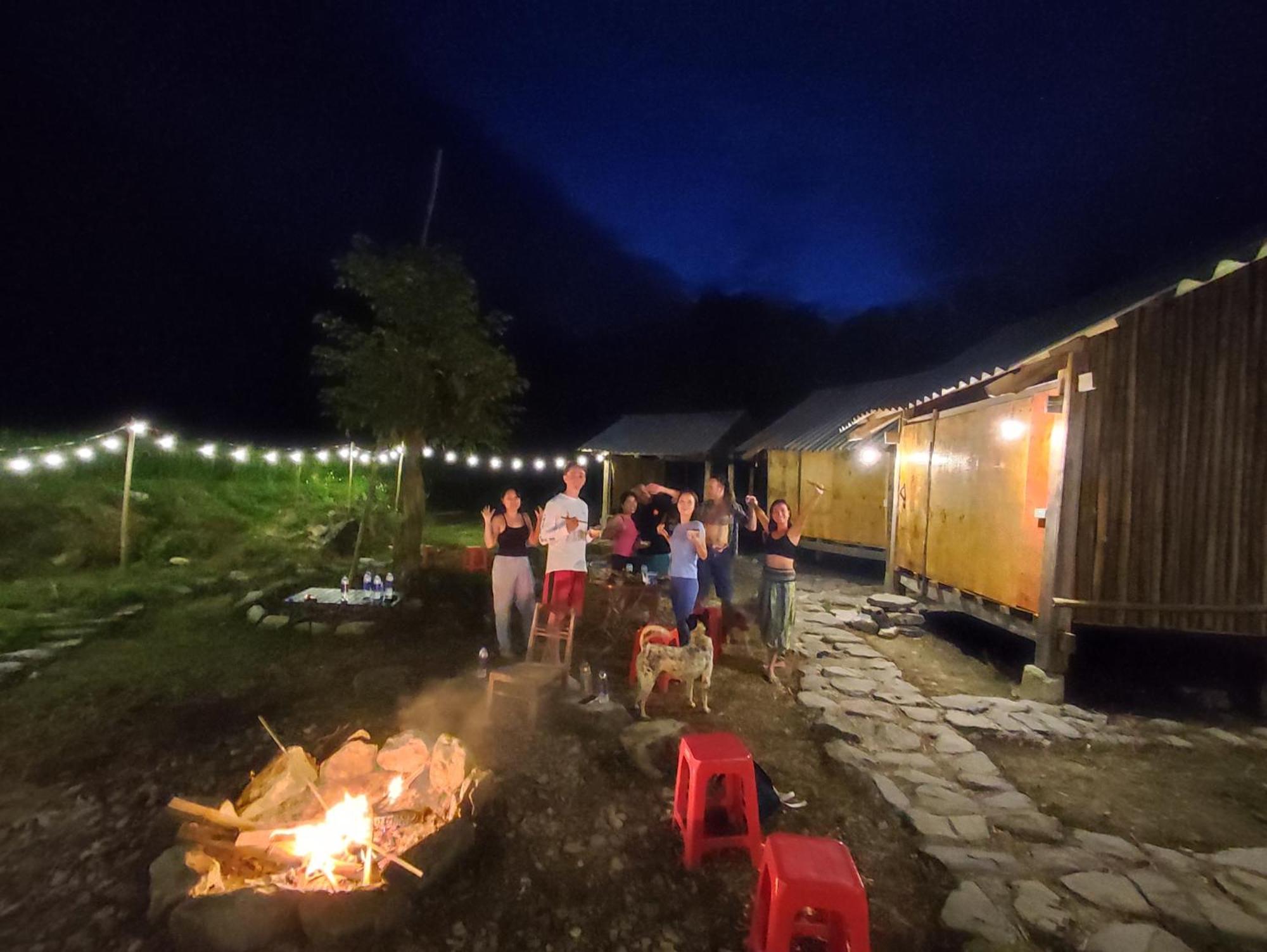 Lung Muoi Homestay Na Giao Екстериор снимка